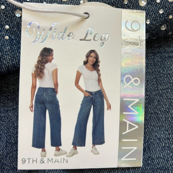9 th and Main/ NWT/Wide leg/Embellished Women's Jeans/ stretch for comfort/ 16 - Picture 1 of 16